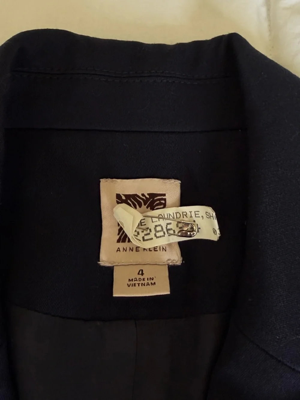 Women”s Blue Single-Button Suit - Picture 6 of 9